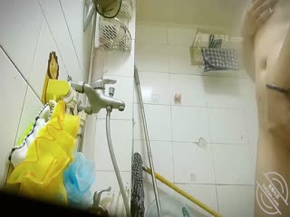 小姨子刚刚离婚昨晚上出去喝多了❤️正好趁这个机会偷偷上了她偷拍洗澡}