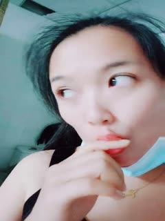 看了秒硬的户外主播，逼里塞着跳蛋跑到学校操场发骚，跑进男厕露脸全裸大黑牛自慰骚逼，站着尿尿揉奶玩逼}