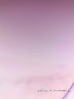 双马尾萝莉萌妹子情趣装学生制服，玻璃棒抽插自慰掰穴特写非常粉嫩高潮出白浆，很是诱惑喜欢不要错过}