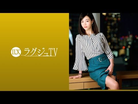 LUXU1090ラグジュTV1074上品な佇まいの奥様が旦那の許可を経て念願のAV出演。旦那以外のペニスの刺激に酔いしれ、頬を染めながら中イキ絶頂！！.}