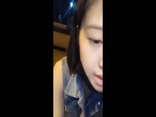 漂亮女主播户外真空露出大阴唇在野外无视身边经过的路人沖动直播逼逼白嫩大长腿不知道被哪个路人搞上了.}