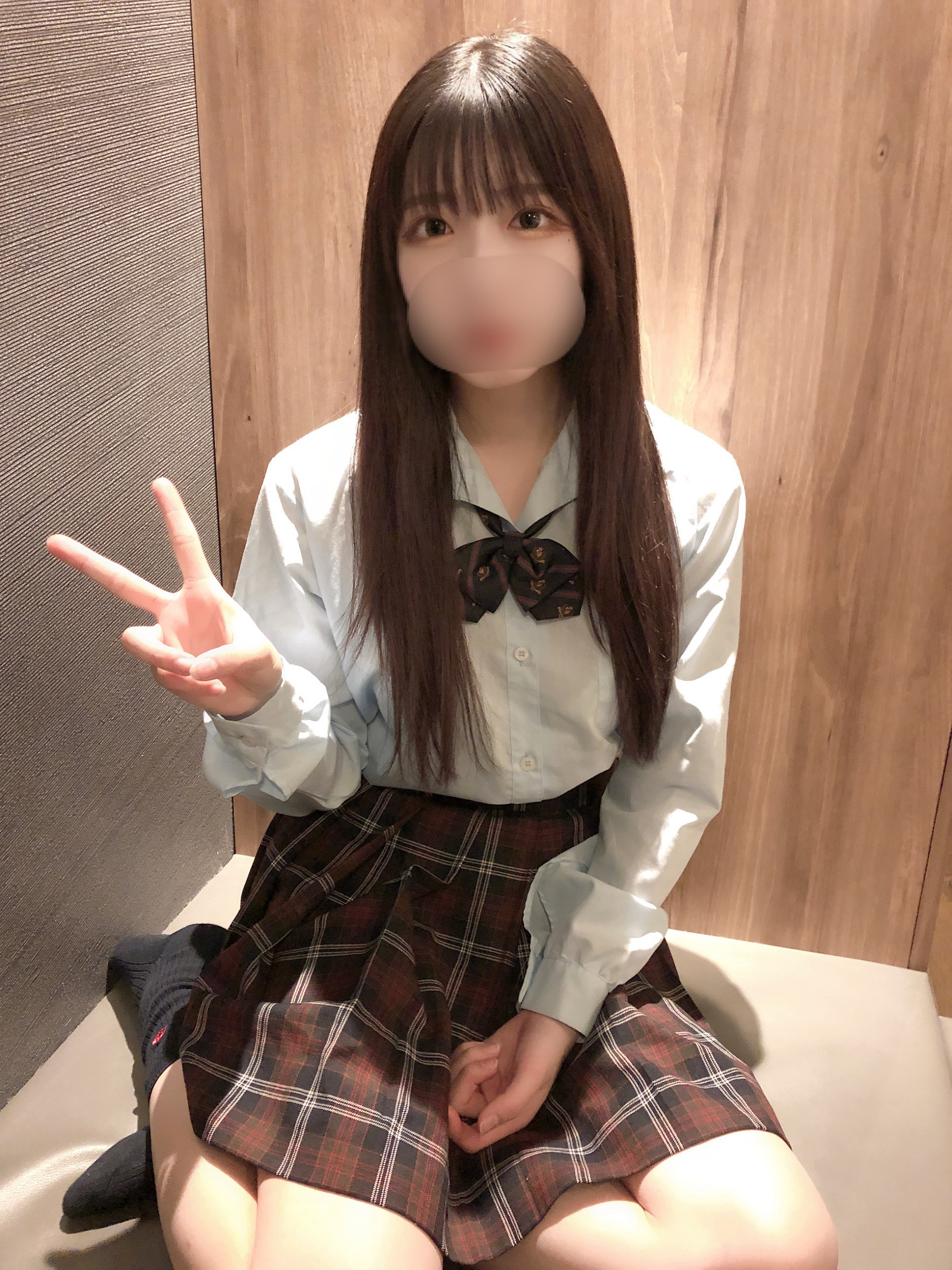 FC2-4233647 【数量限定お得なセット販売ございます】 2023年最後に奇跡が起きました…乃⚪︎坂の与⚪}