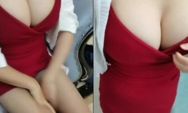 上门推销4阿姨：你先别着急嘛好不好等一下嘛我感觉好强烈的我快沦陷了啊啊啊啊乳推、骑乘、口爆男：哇真骚你多久没干了。.}