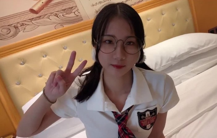 史上最清纯嫩妹制服嫩妹超完美露脸.}