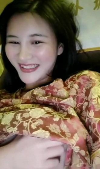 甜美新人萌妹子第六部找个男技师做足疗勾引聊骚漏奶自摸.}