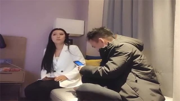 高端美女步宾探花高颜值美女大尺度风骚}