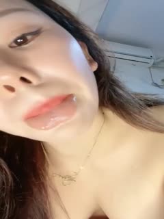 网红骚御姐风情万种！扭腰摆臀诱惑！张开双腿特写骚逼，揉捏奶子一脸骚样，浪叫呻吟不断}