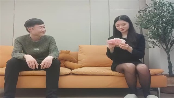 哥现在只是个传说170CM黑丝美腿}
