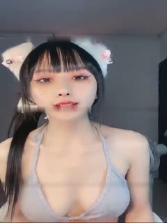 火爆尤物蘸点蜜桃酱骚进骨子里半裸吃假鸡巴}