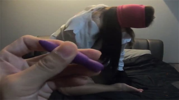 Production猛男性福生活记各色嫩妹母狗群P淫乱1.}